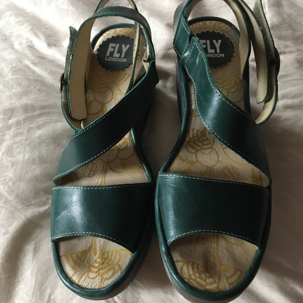 FLY LONDON  green wedge heel with straps